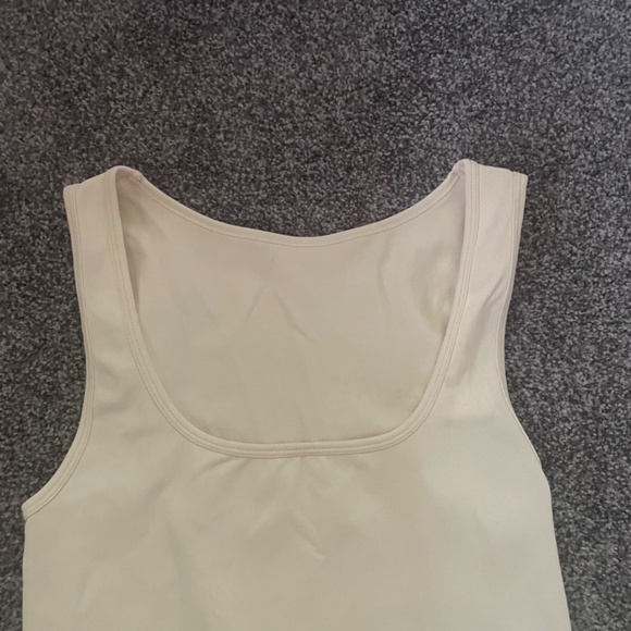 Two Tanks - Picture 3 of 5